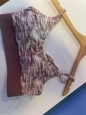 NWT TAVI Textured Mauve & Cream Sports  Boost Bra large